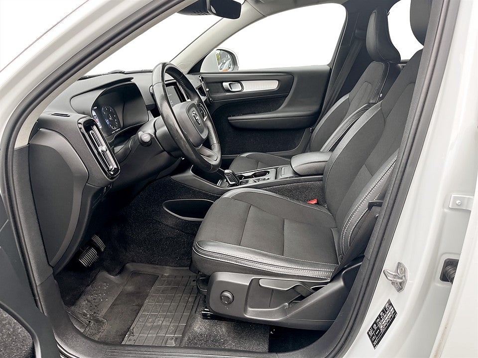 Bild på Volvo XC40 Momentum D3 150hk Aut B-KAMERA EL-BAKLUCKA