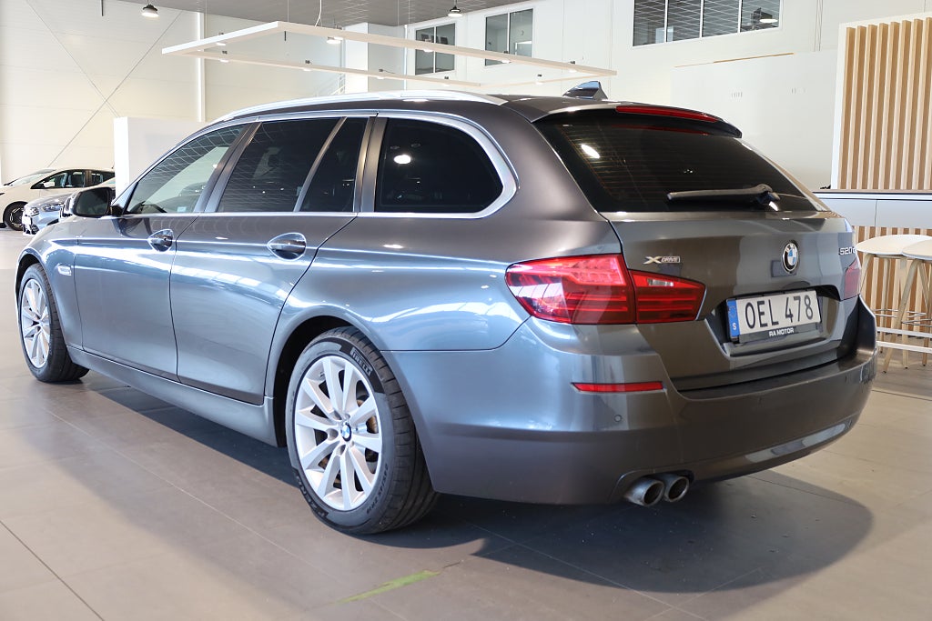 BMW 520d xDrive Touring AUT Sportpaket Drag PDC Rattvärme Läder 2017