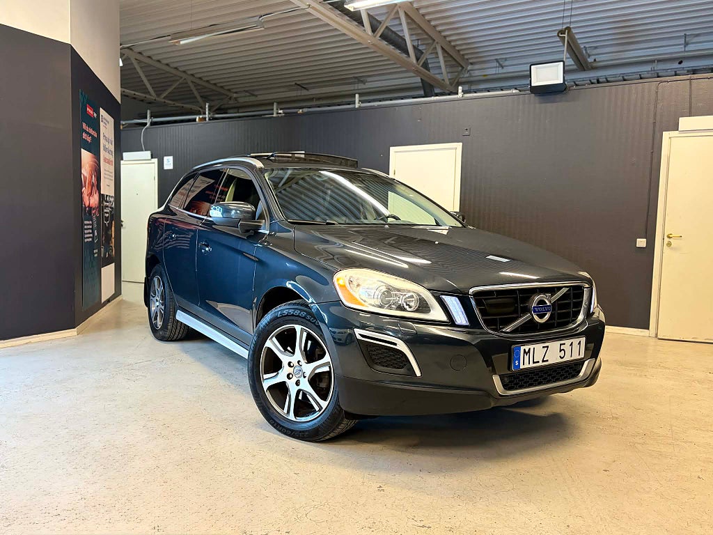 Volvo XC60 D5 AWD /Auto/Panorama/Kamera/GPS/Värmare/Nybes