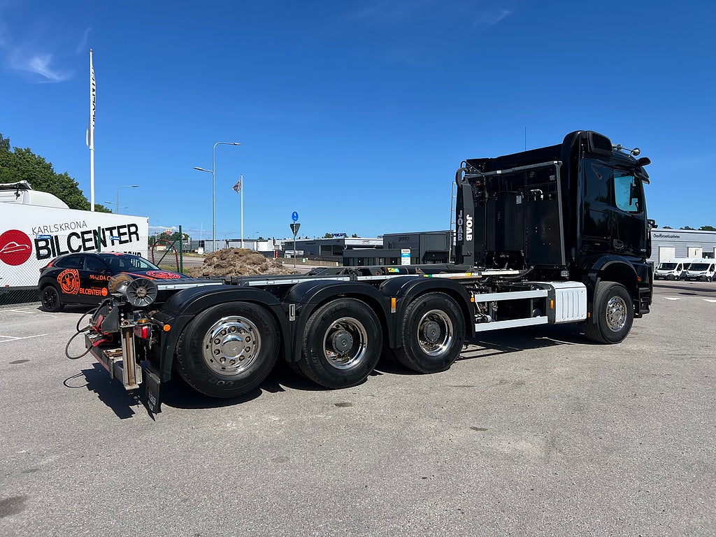 Mercedes-Benz Arocs 3251 Tridem Lastväxlare, Fullt Plogutrustad