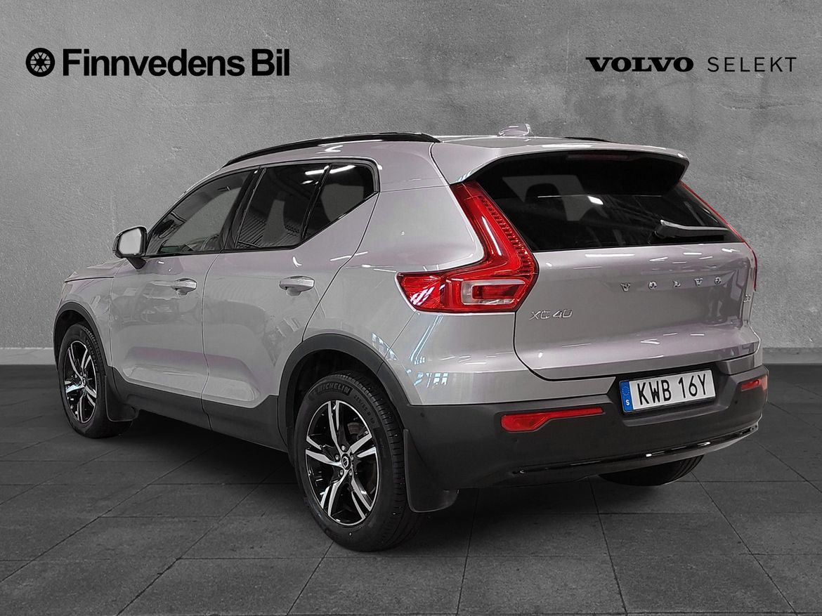 Volvo XC40 B3 FWD Bensin Plus Dark 2026, bild 3/10