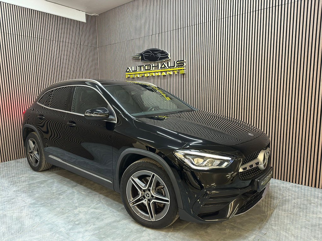 Mercedes-Benz GLA 250e AMG värmare/Panorama/Burmeister