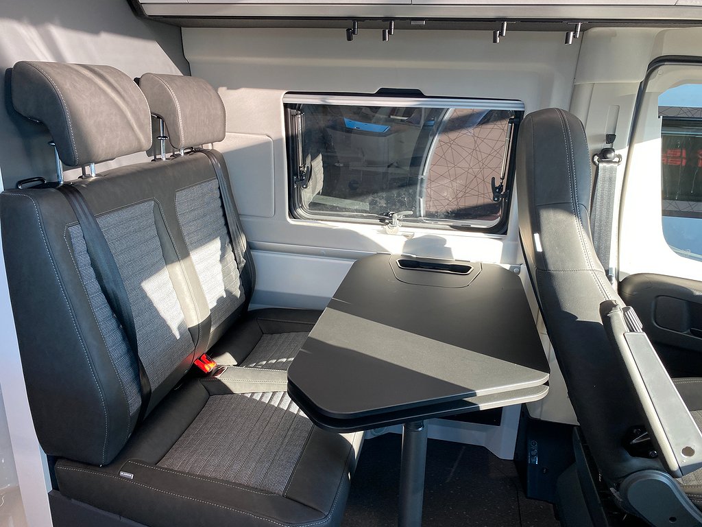 Adria Twin 600 SPB / Under 6 m / Automat / Dieselvärmare / - Adria