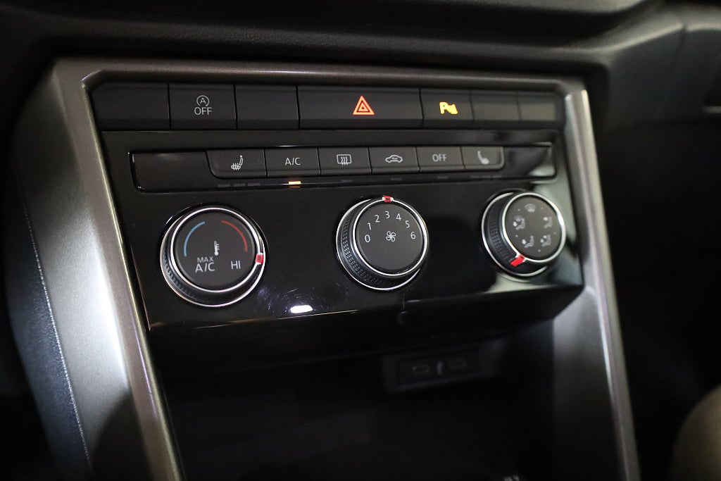 Volkswagen T-Roc 1.0 TSI 110HK M-Värme Mirror Link PDC Blåtand 2021