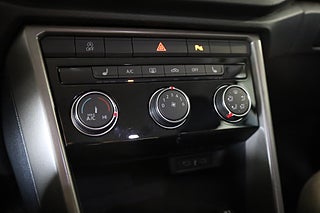 SUV Volkswagen T-Roc 24 av 28