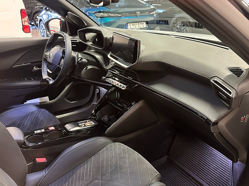 Peugeot 2008 GT 1.2 PureTech 130 EAT F&B-kamera, Navi, Carplay thumbnail