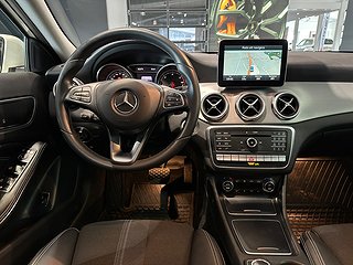 SUV Mercedes-Benz GLA 7 av 17