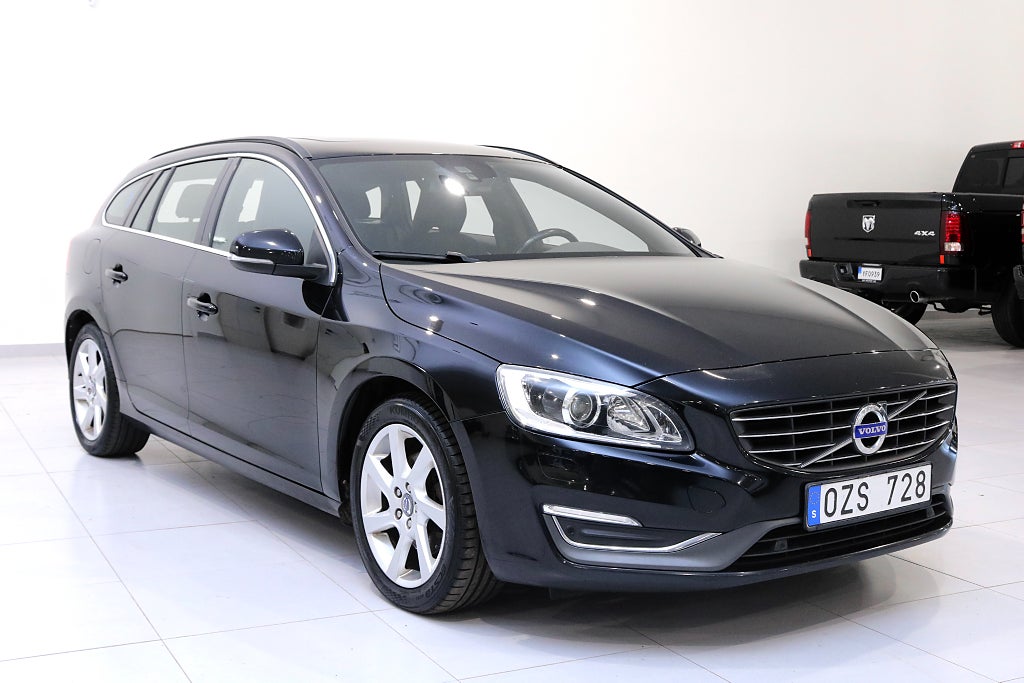 Volvo V60 D4 Momentum / Kamremsbytt / Värmare / Drag / Taklucka 