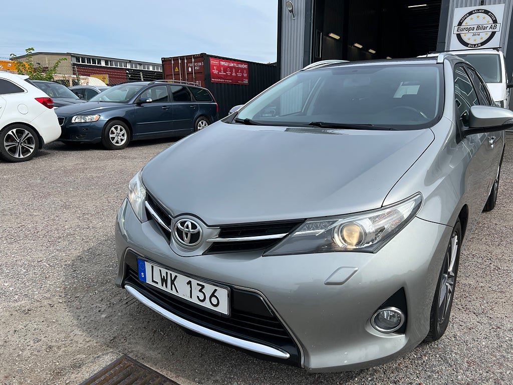 Toyota Auris Touring Sports 1.6 AUTOMAT BACKKAMERA NY BESIKTIGAD 
