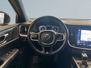 Volvo V60 D4 AWD R-Design Drag Navi H/K 360°kamera Rattvärme S&V – bild 9