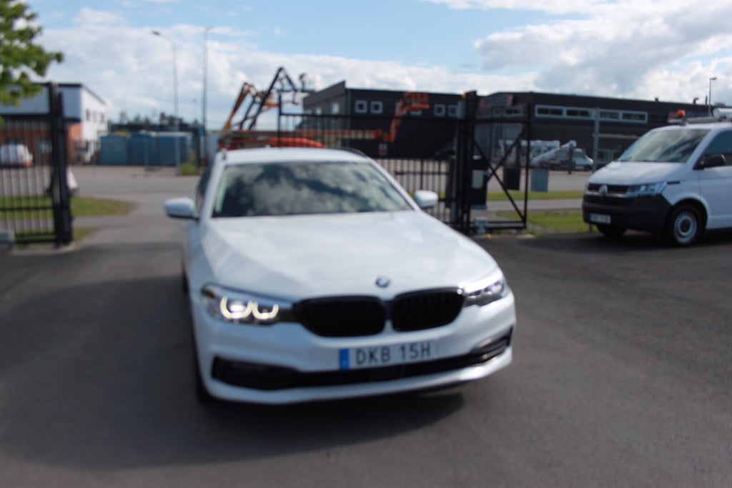 BMW 520d xDrive Touring Steptronic Sport line Euro 6, bild 3