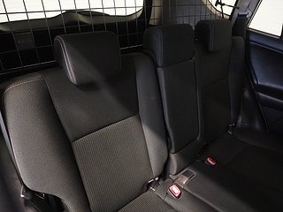 SUV Toyota RAV4 13 av 22