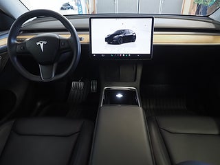 SUV Tesla Model Y 13 av 20