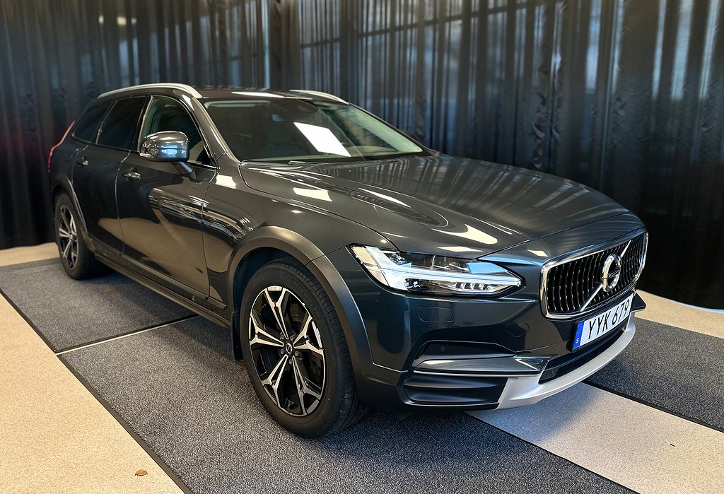 Volvo V90 Cross Country D4 AWD Momentum|PDC|Adapt|Drag|Värmare