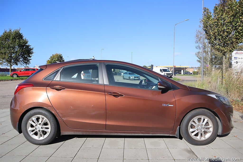 Hyundai i30 1.6 CRDi 5-door 110hk REP OBJEKT! Svensksåld