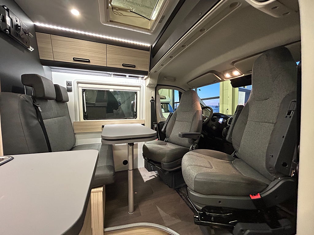 Sun Living V 65 GX /Dieselvärme / Höj & Sänkbarsäng / Automat / B-körkort/ - Sun Living