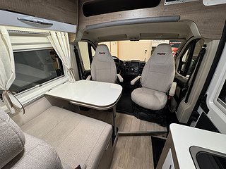 Husbil-halvintegrerad Pilote V600G 190HK 15 av 19