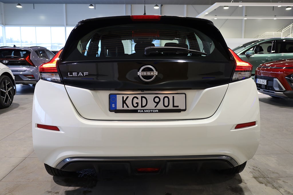 Nissan Leaf Acenta 40 kWh Kamera CarPlay Rattvärme Keyless Leasbar 2023
