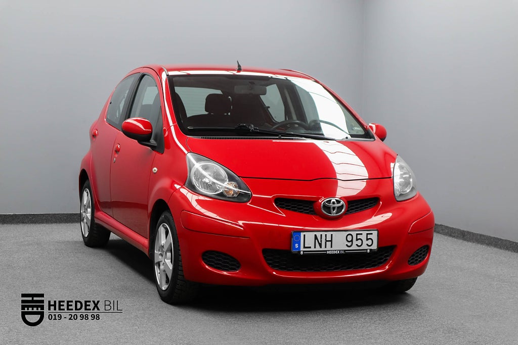 Toyota Aygo 5-dörrar 1.0 VVT-i Bluetooth Skatt 360 kr AC Nyservad 