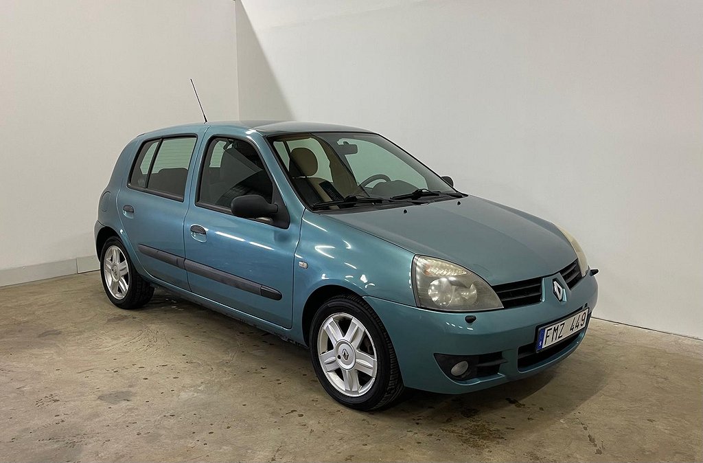 Renault Clio 5-dörrars Halvkombi 1.2 6400Mil 75hk