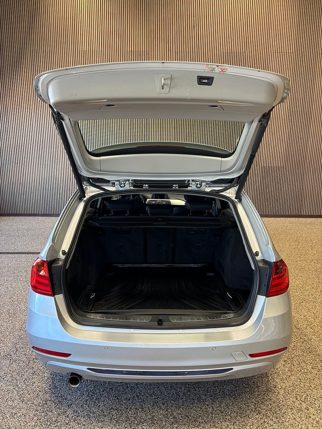 BMW 320D Touring Steptronic Sport line