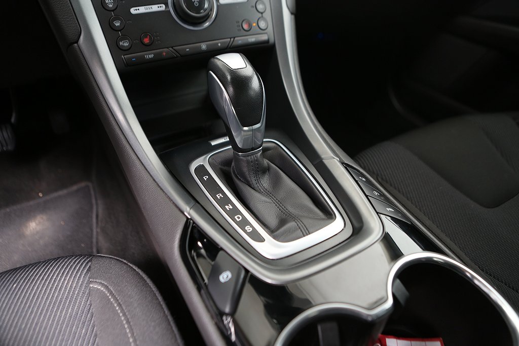 Ford Mondeo 2,0 TDCi 180hk Business Aut 5-D Värmare Drag 2015