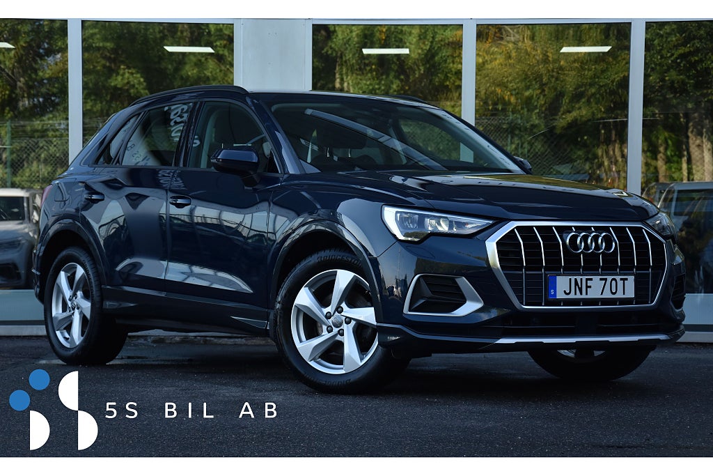 Audi Q3 35 TFSI S Tronic ALPINE KAM DRAG VÄRM COCKPIT 150 HK