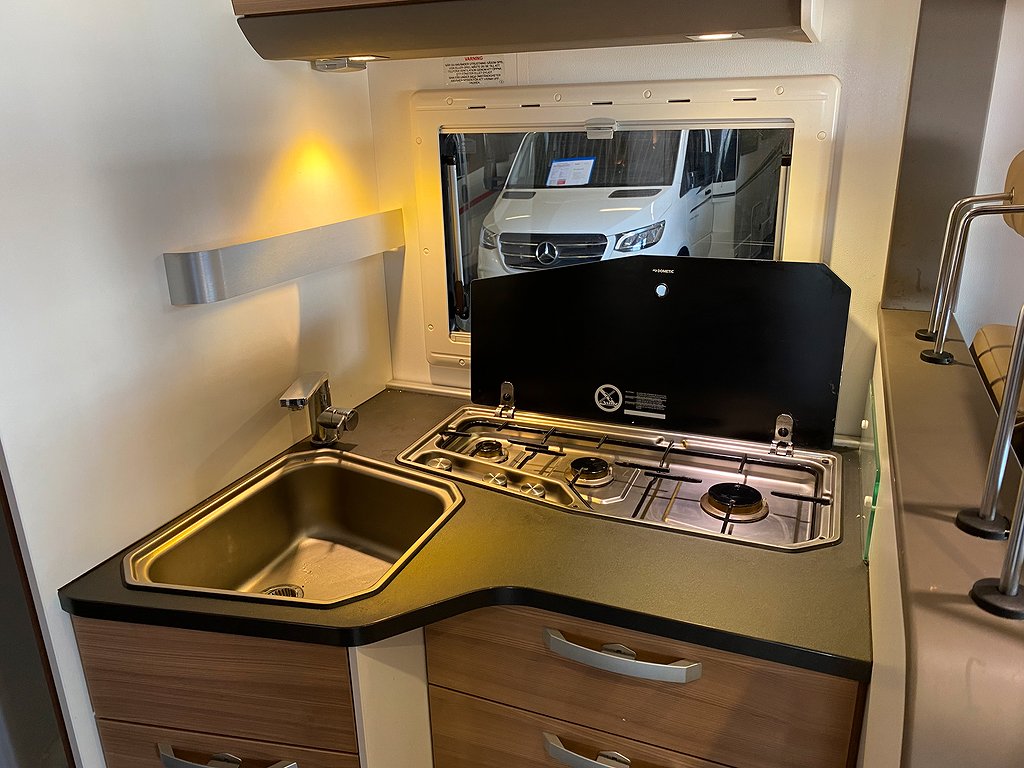 Adria Matrix 670 SC /B-körkort/Taksäng/5 bältad/Solcell - Adria