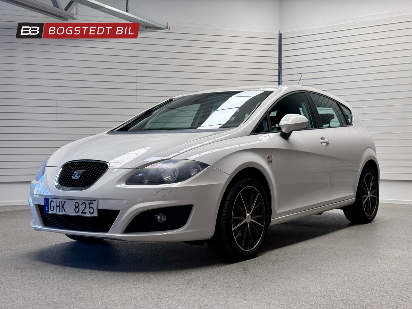 Seat Leon 1.2 TSI Style 105 hk | Fullservad 2011 - miniatyr 3