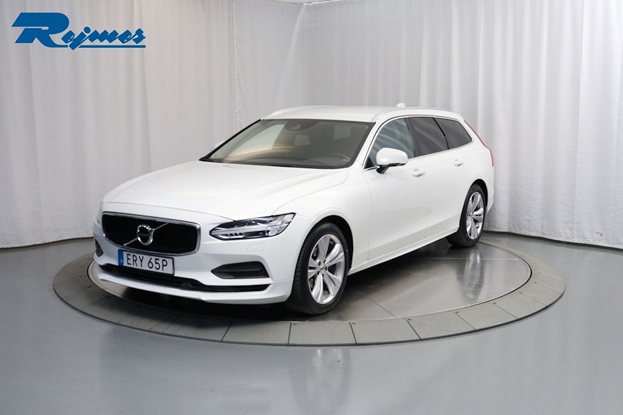 Volvo V90 D4 Momentum SE II