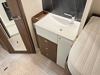 Husbil-integrerad Bürstner ELEGANCE 910 26 av 34