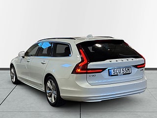 Volvo V90 B4 AWD Aut Momentum Drag Värmare H/K Pano 360 S&V-däck