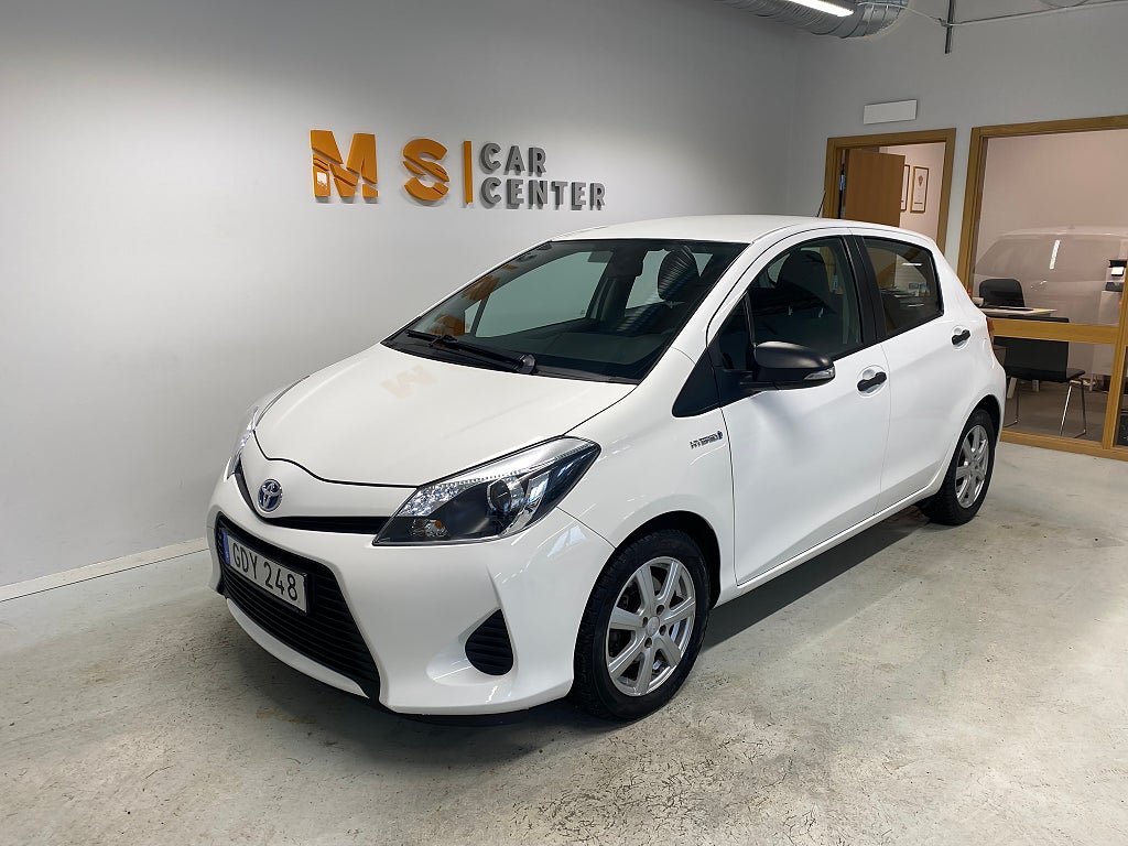 Toyota Yaris Hybrid e-CVT Life 