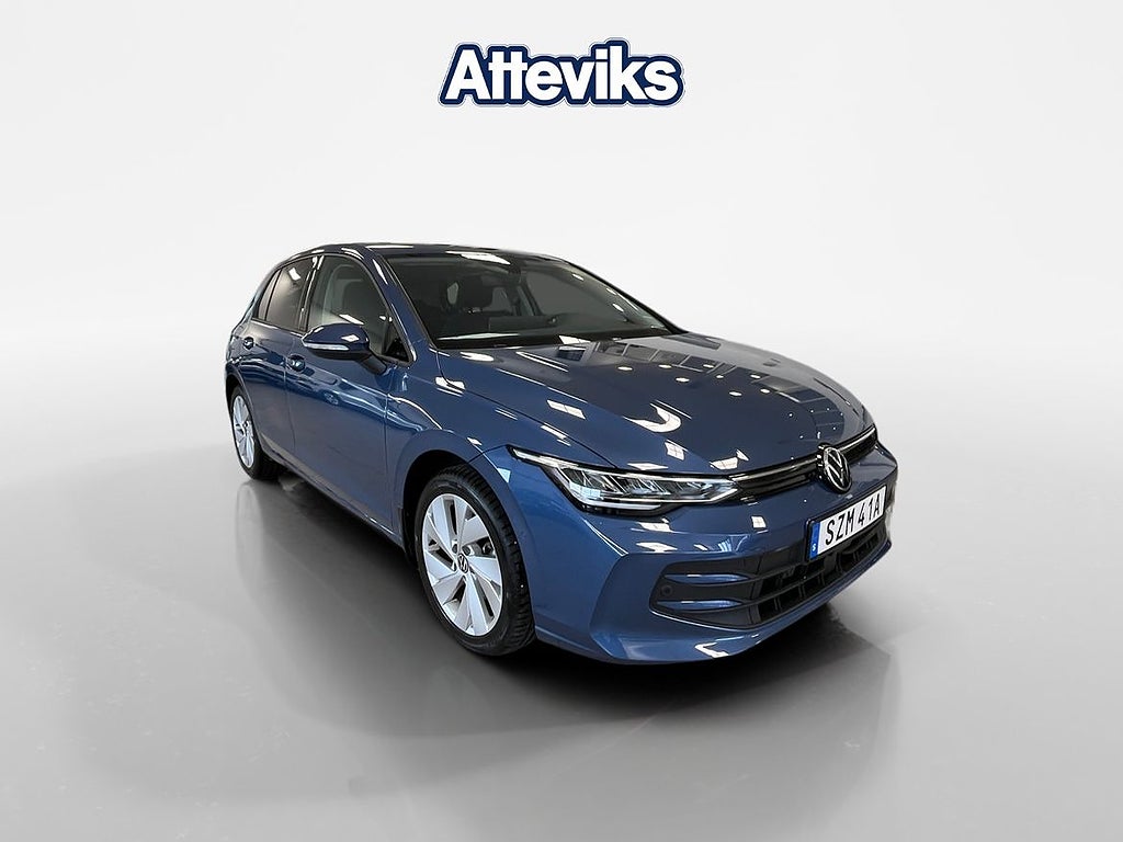 Volkswagen Golf LIFE 150hk *Keyless/Backkamera/P.värmare*