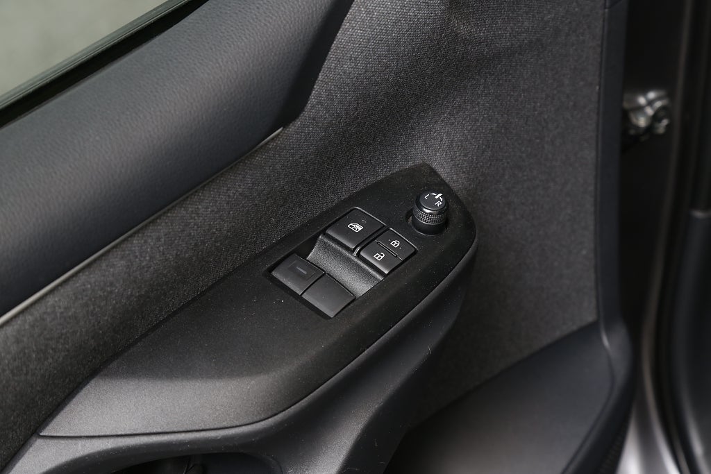 Toyota Yaris 1,5 VVT-i Hybrid CVT Active Kamera 1ägare Motorvärmare 2021