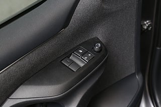 Halvkombi Toyota Yaris 12 av 25