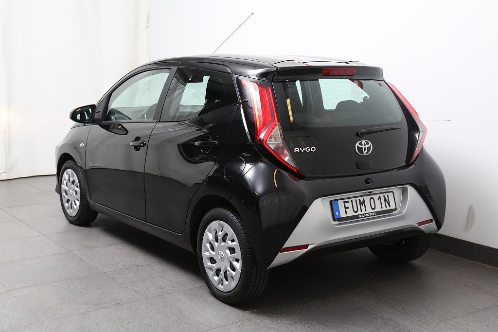 Toyota Aygo 1,0 VVT-i X-PLAY 5-dörrar CarPlay Kamera 2019