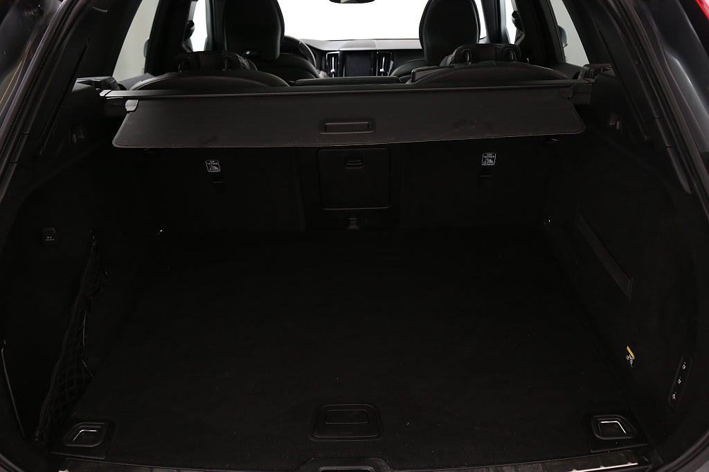 Volvo XC60 D5 235hk R-Design AWD 360° l  H/K l 22" l Panorama Drag 2019