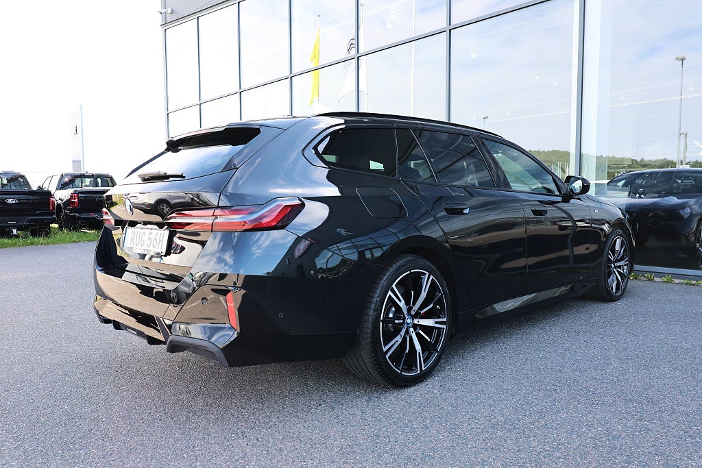 BMW 530e xDrive Touring M Sport Bowers & Wilkins