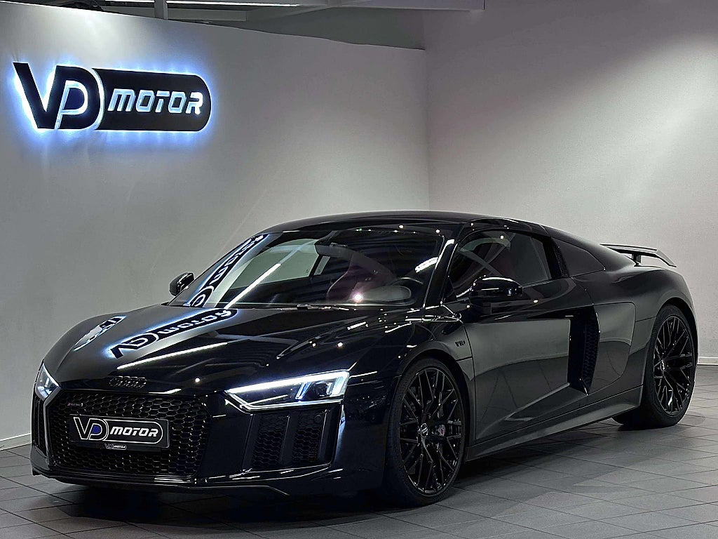 Audi R8 V10 Plus Q STR Keramiska B&O Titan-avgas Sv-såld 610hk