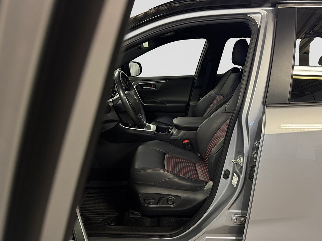 Toyota RAV4 Plug-in Aut AWD Style Dragkrok Värmare Adp-fart Kamera bild 12