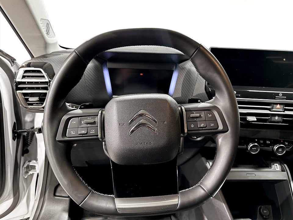 Bild på Citroën C4 Shine 1.2 PT 130hk Aut - B-KAMERA, CARPLAY