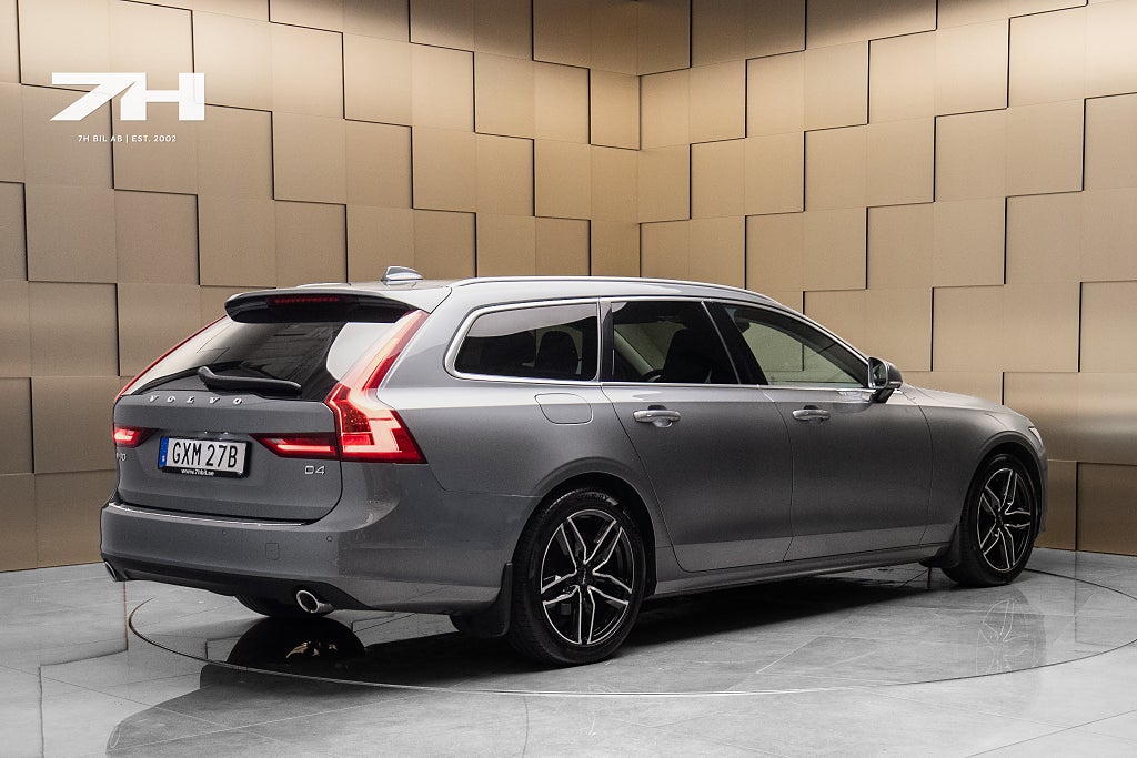 Volvo V90 D4 Momentum Adv / Adaptiv Farth. / Drag
