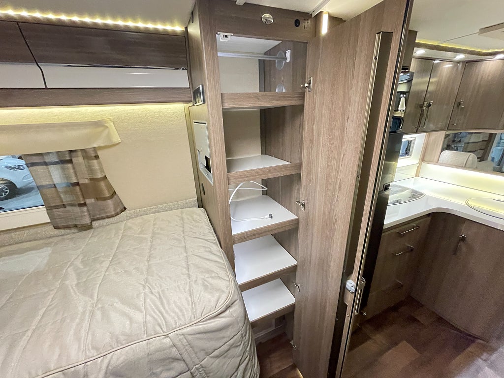 Kabe TMI 810 LGB / Hyd-Stöd/Aut180hk/Solcell/ALDE/Tandem  - Kabe