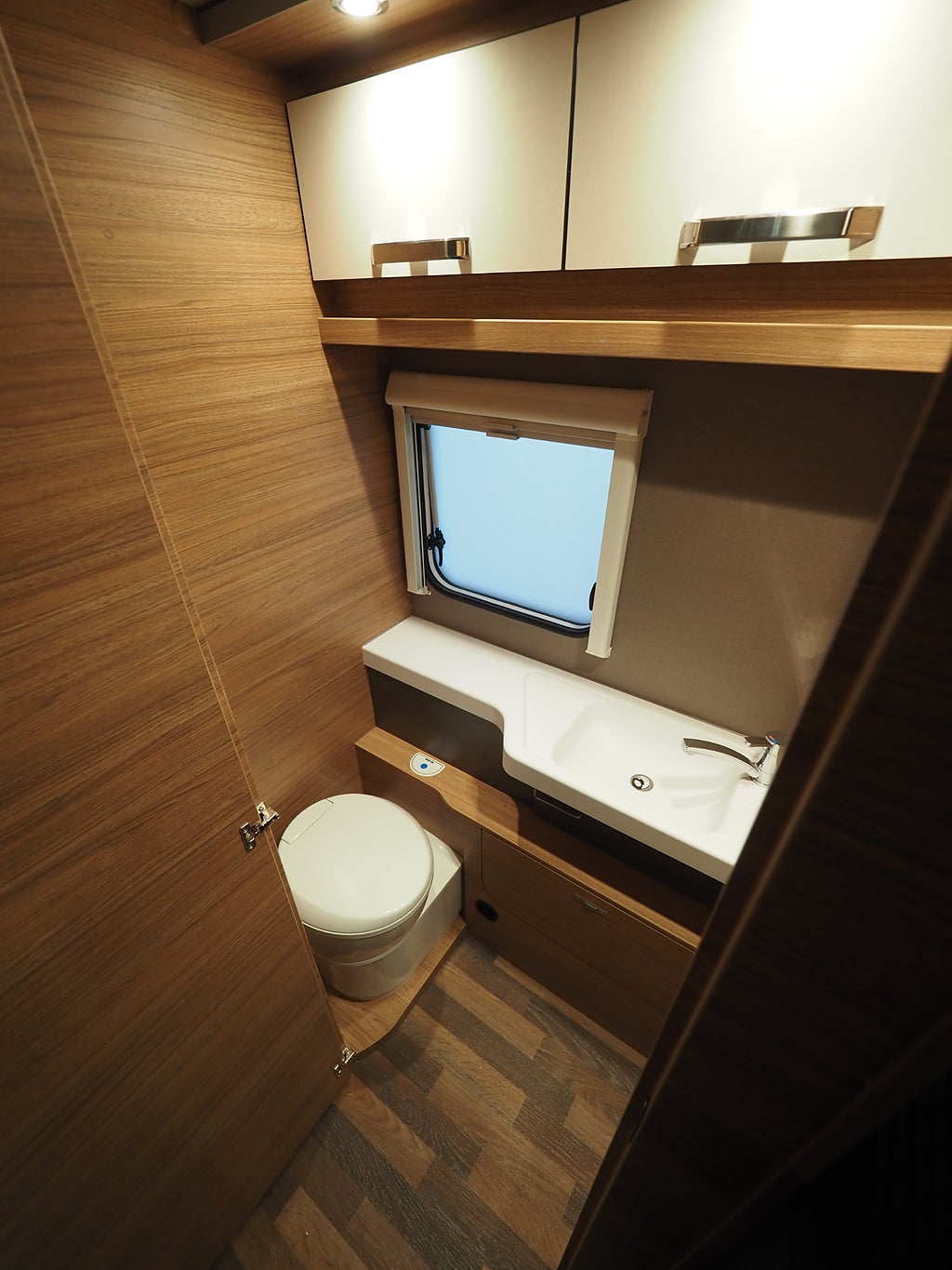 Weinsberg CaraCore 700 MEG Aut 3500kg