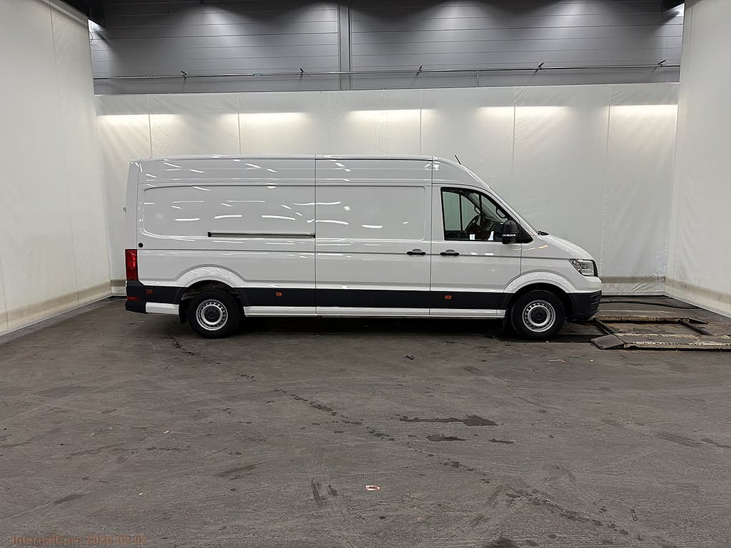 Volkswagen Crafter 35 2.0 TDI Långa skåpet 177hk drag + värmare LÅG SKATT