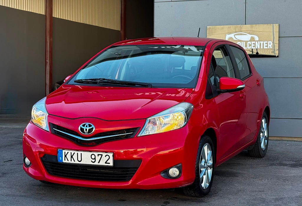 Toyota Yaris 5-dörrar 1.33 Dual VVT-i Active ny besiktigad