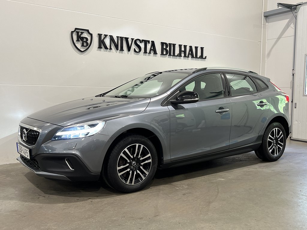 Volvo V40 Cross Country D2 Momentum VOC Navi 1Ägare 120HK