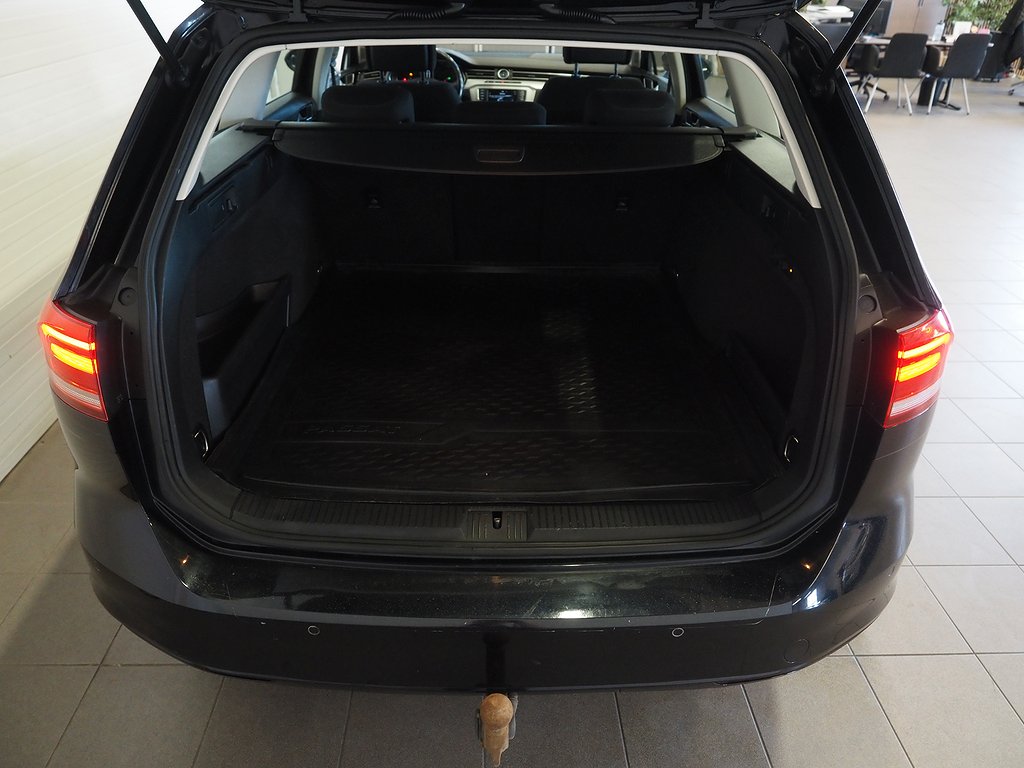 Volkswagen Passat Sportscombi 2.0 TDI Drag D-Värm Kamera 2015
