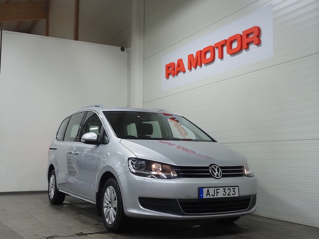 Volkswagen Sharan 7-sits 2.0 TDI 140hk Masters Dragkrok D-Värm Kamera 2015